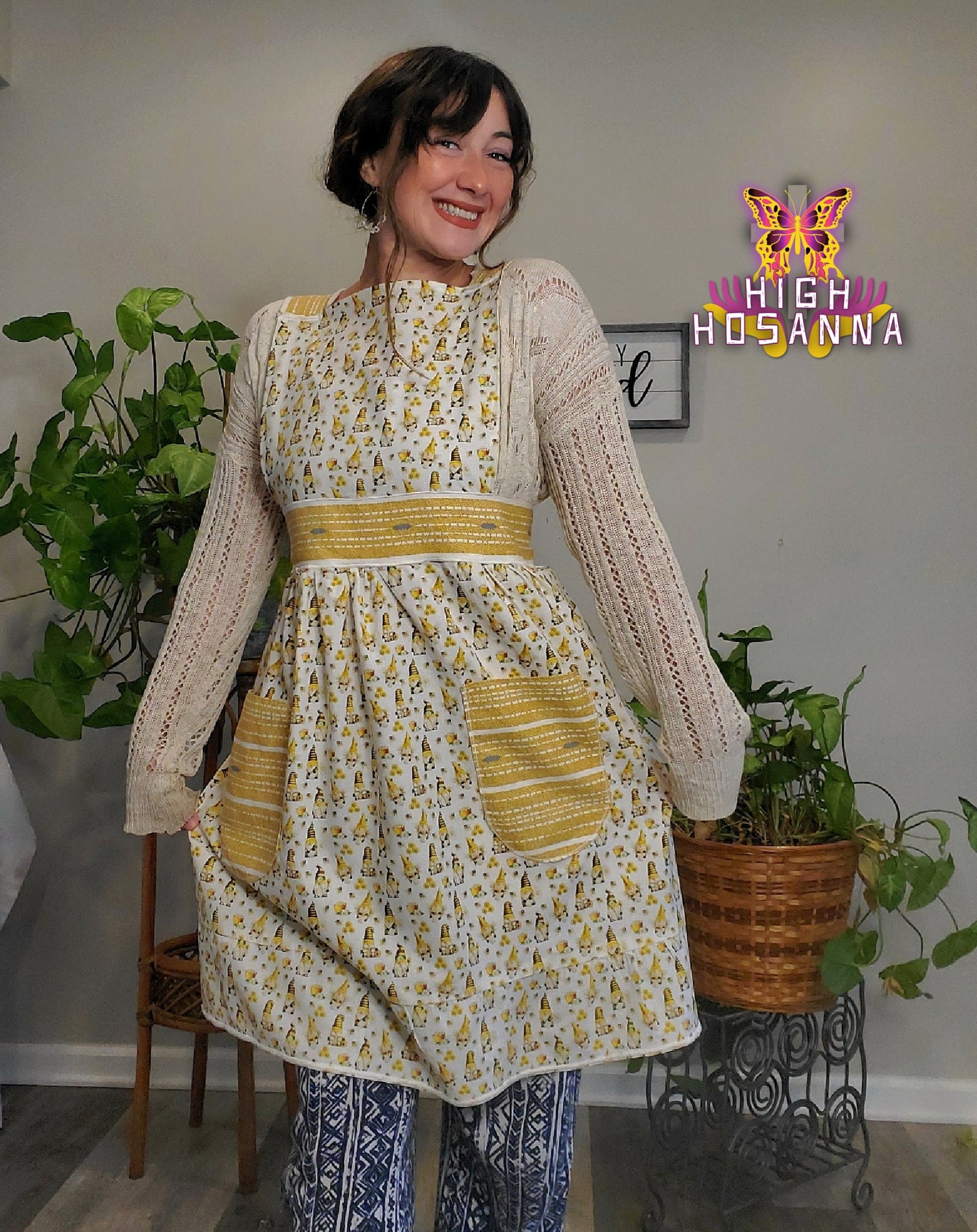 Yellow Bee's & Gnomes Apron with Pockets